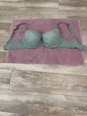 Victoria's Secret Uplift Semi-Demi Light Sage Lace T-Shirt Bra with Underwire